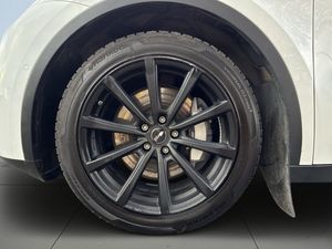 Tesla Model Y bild 14