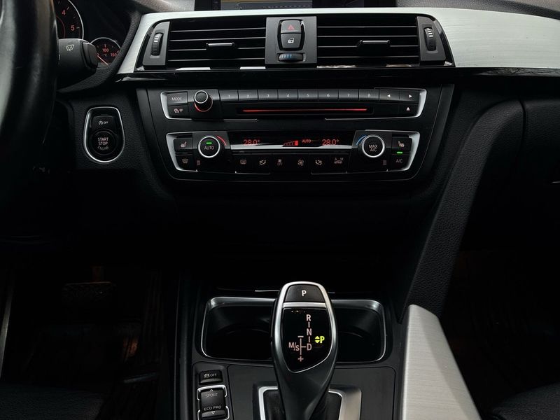 BMW 320 bild 11