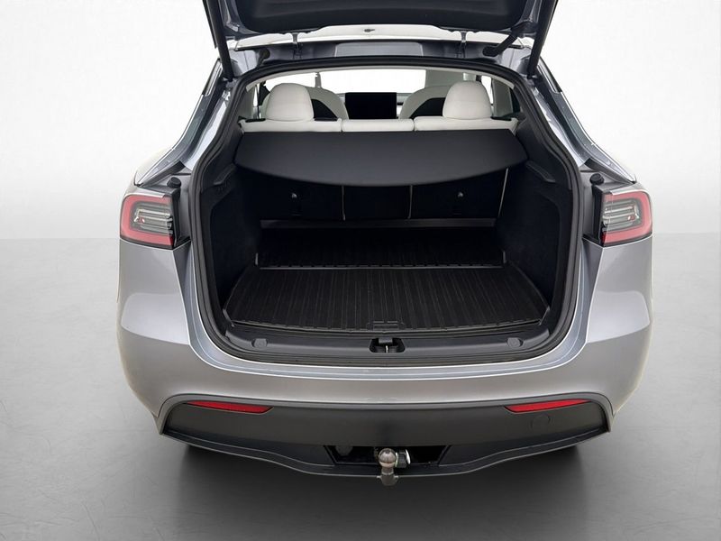 Tesla Model Y bild 10