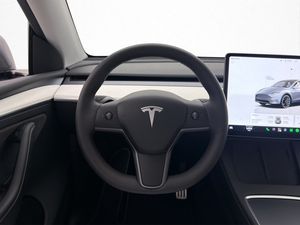 Tesla Model Y bild 17