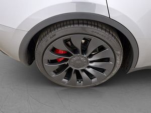 Tesla Model Y bild 32