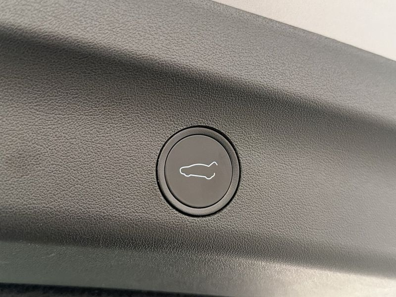 Tesla Model Y bild 11