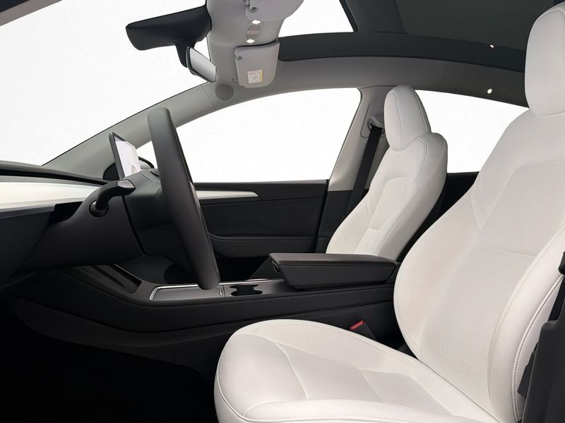 Tesla Model Y bild 19