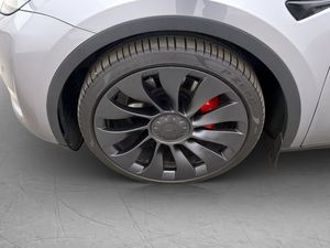 Tesla Model Y bild 33