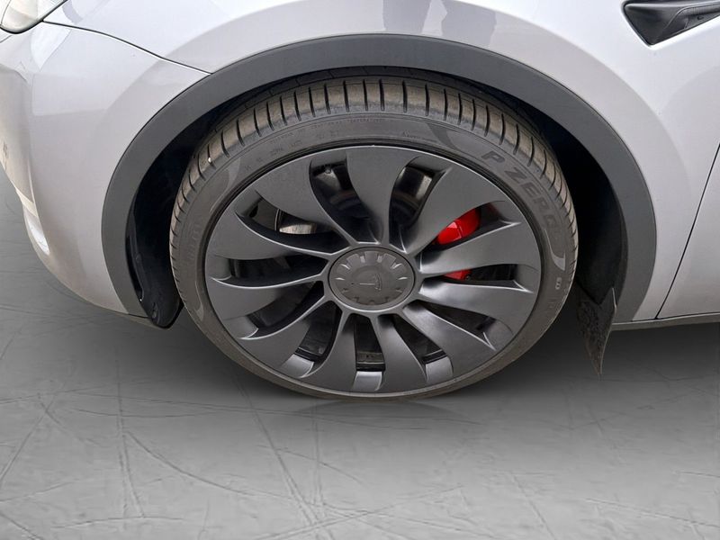 Tesla Model Y bild 33