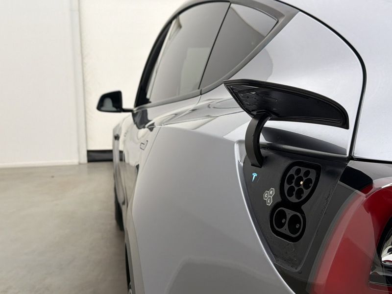 Tesla Model Y bild 14