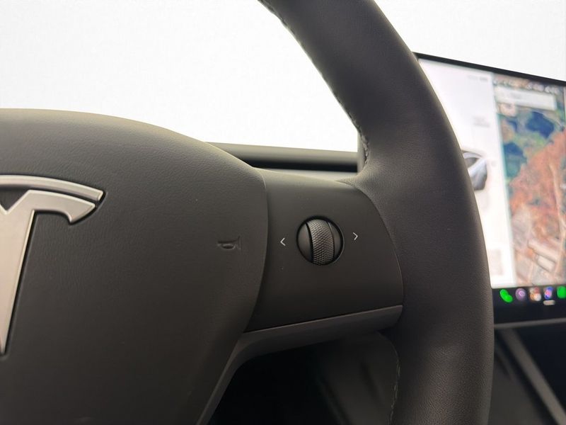 Tesla Model Y bild 28