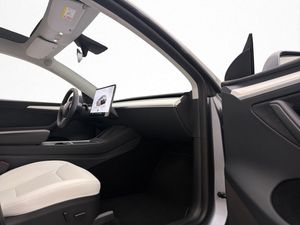 Tesla Model Y bild 13