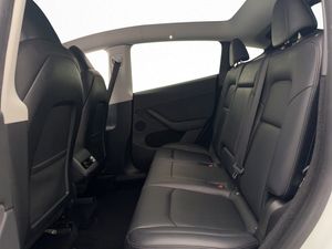 Tesla Model Y bild 13