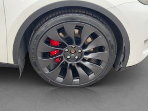 Tesla Model Y bild 32