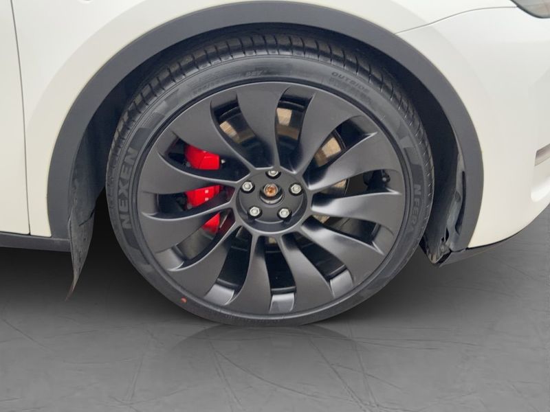 Tesla Model Y bild 32