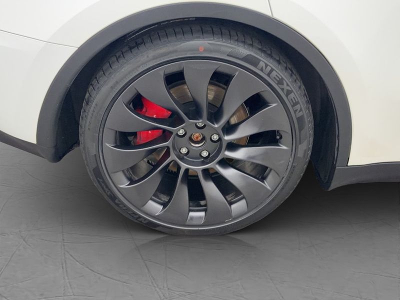Tesla Model Y bild 31
