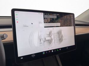 Tesla Model Y bild 28