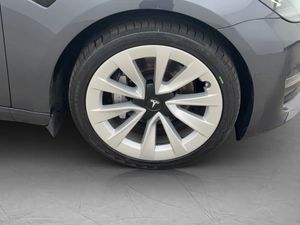 Tesla Model 3 bild 32