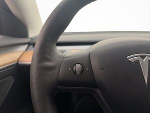 Tesla Model 3 bild 19