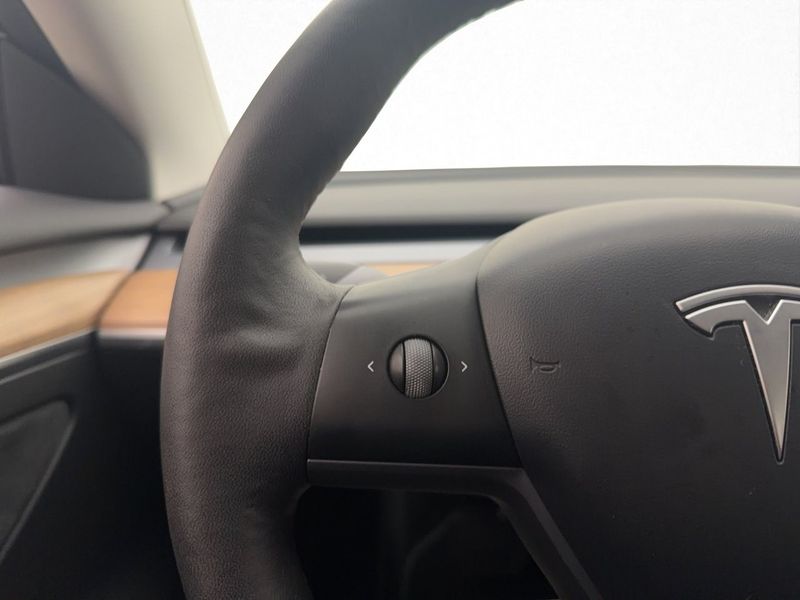 Tesla Model 3 bild 19