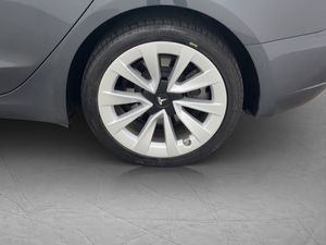 Tesla Model 3 bild 30