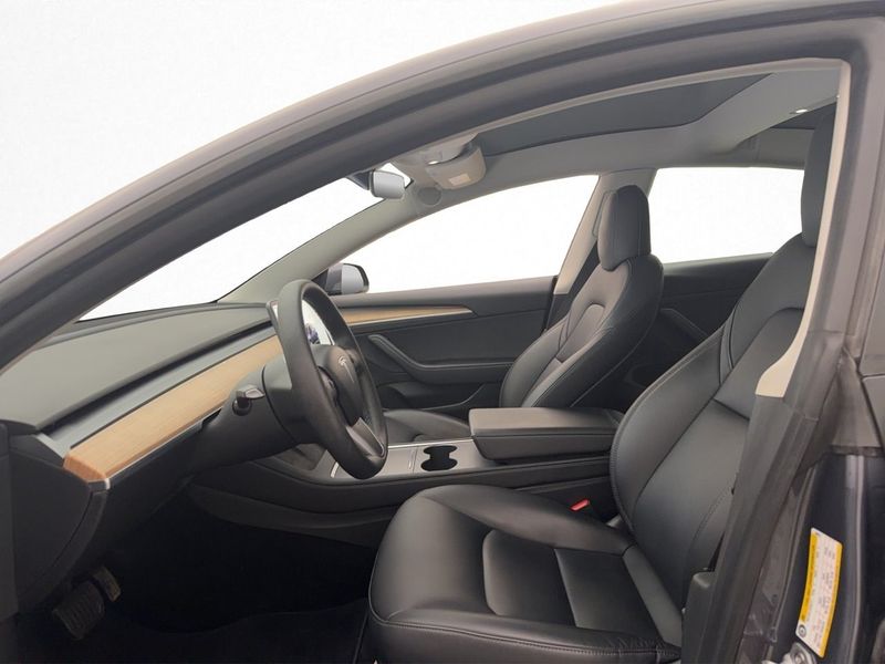 Tesla Model 3 bild 17