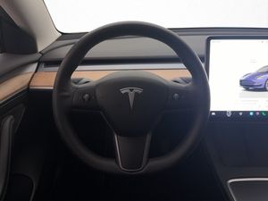 Tesla Model 3 bild 15