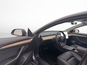 Tesla Model 3 bild 16