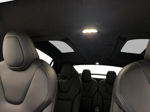 Tesla Model X bild 18