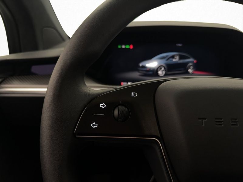 Tesla Model X bild 15