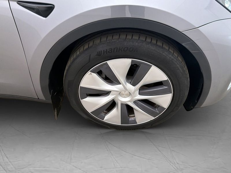 Tesla Model Y bild 35