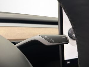 Tesla Model Y bild 16