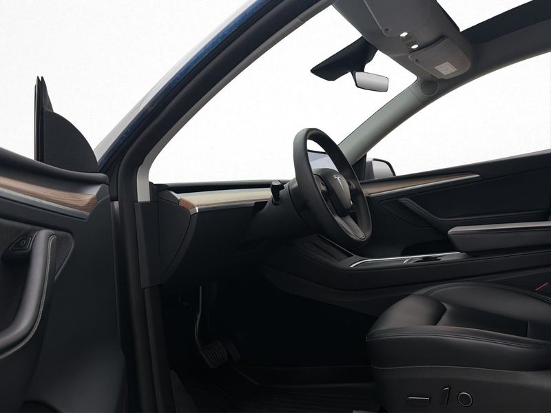 Tesla Model Y bild 11