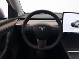 Tesla Model Y bild 13