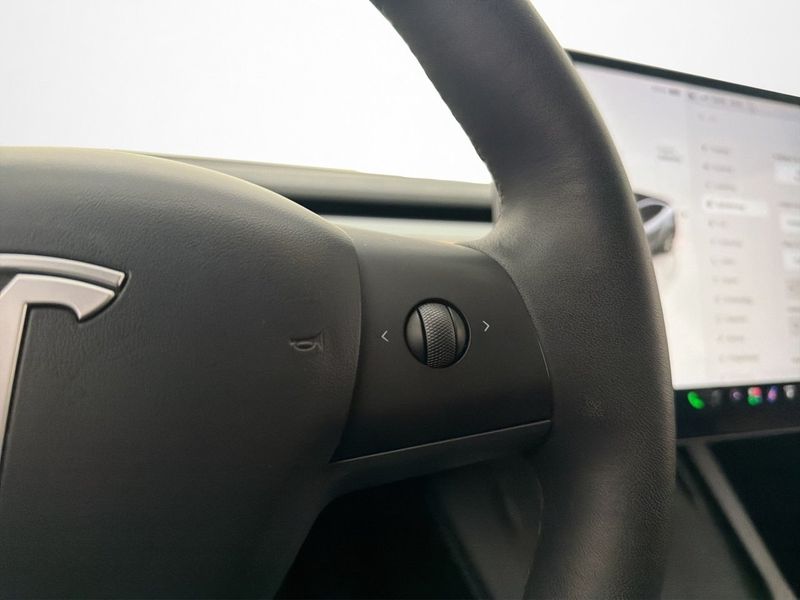 Tesla Model Y bild 15
