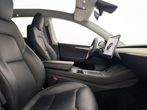 Tesla Model Y bild 26