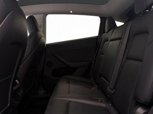 Tesla Model Y bild 28