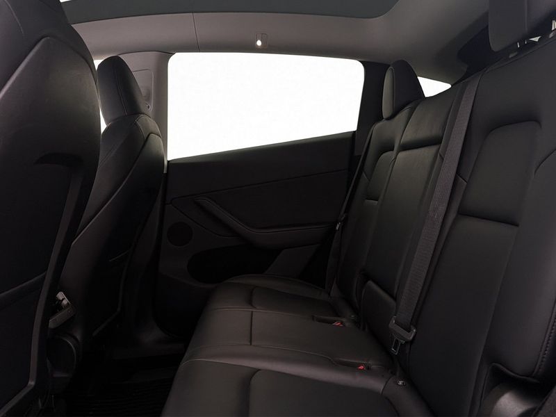 Tesla Model Y bild 28
