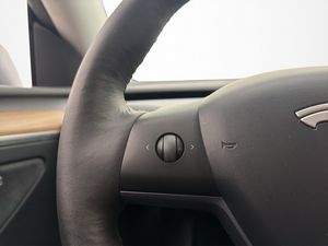 Tesla Model Y bild 14