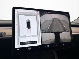 Tesla Model Y bild 18