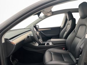 Tesla Model Y bild 12