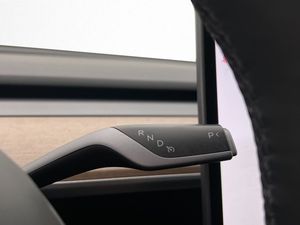 Tesla Model Y bild 17