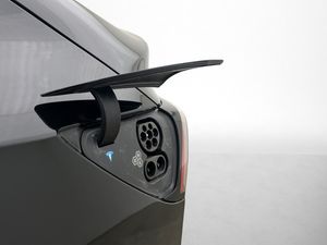 Tesla Model Y bild 23