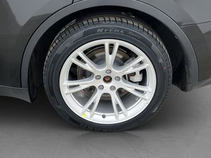 Tesla Model Y bild 30