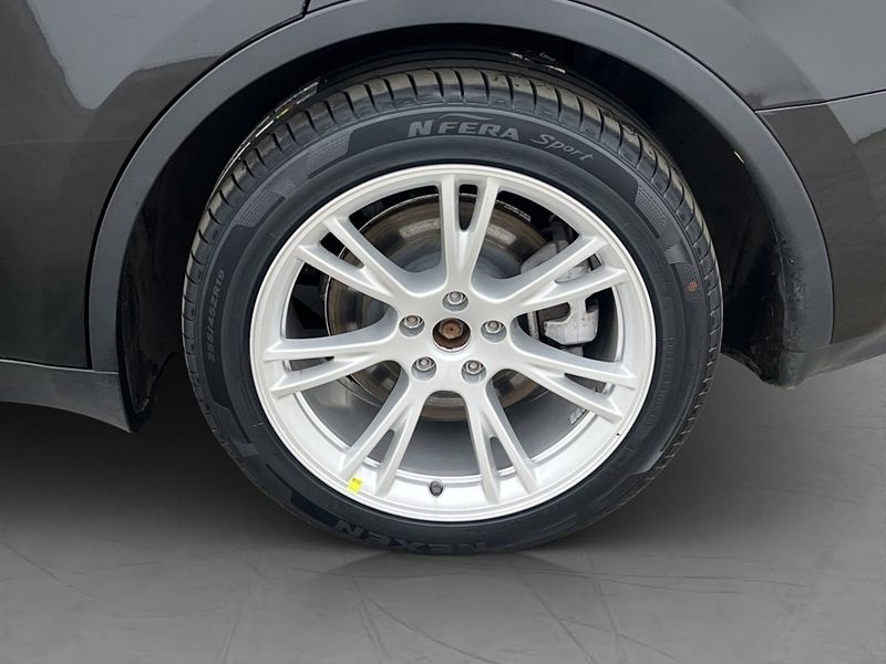 Tesla Model Y bild 30
