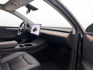 Tesla Model Y bild 26