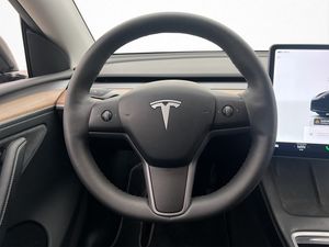 Tesla Model Y bild 14