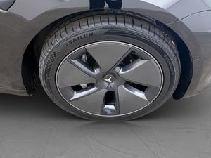 Tesla Model 3 bild 34