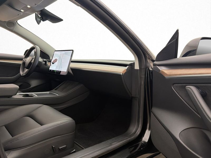 Tesla Model 3 bild 27
