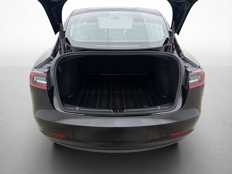 Tesla Model 3 bild 29
