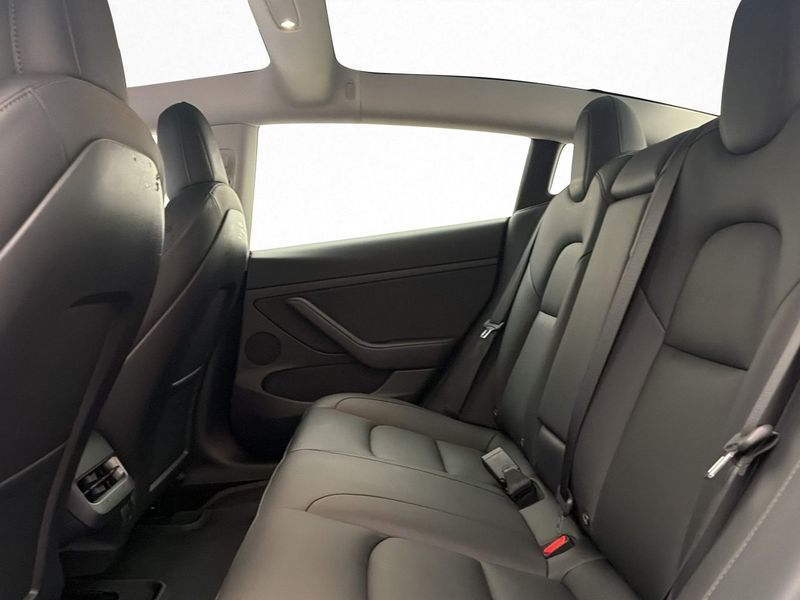 Tesla Model 3 bild 28