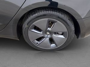 Tesla Model 3 bild 32