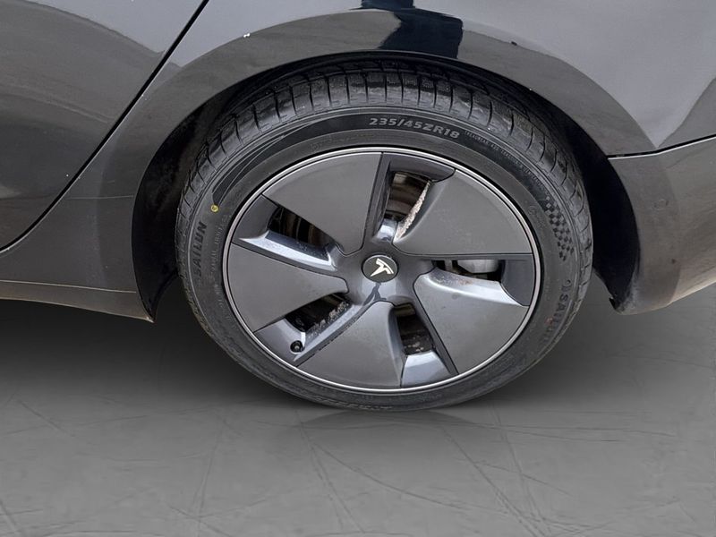 Tesla Model 3 bild 32
