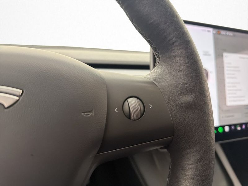 Tesla Model 3 bild 15